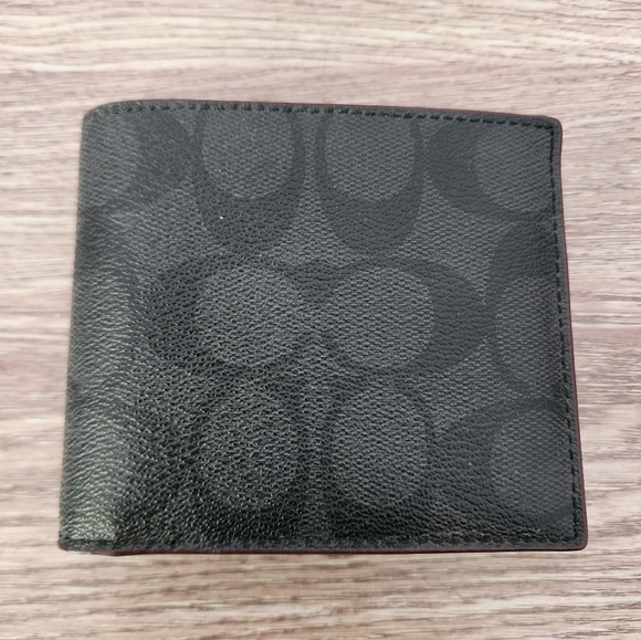 Coach Bifold Wallet in Signature Print -  Genuine Leather - Picture 1 of 6